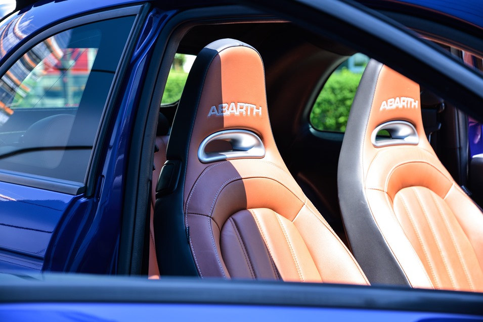 595 Abarth Cabrio