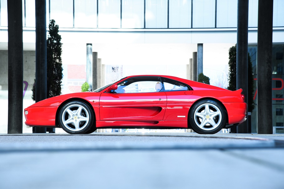 Ferrari F355