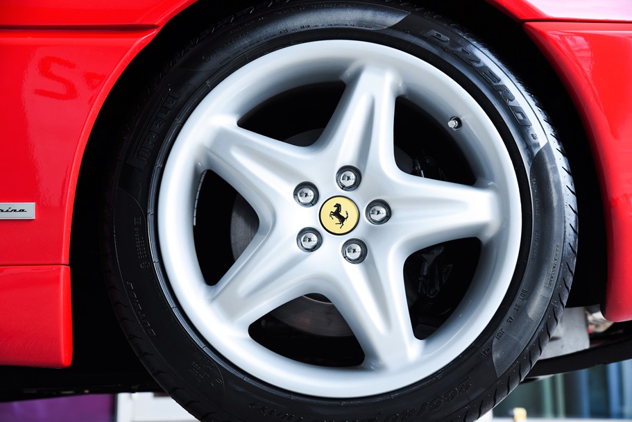 Ferrari F355