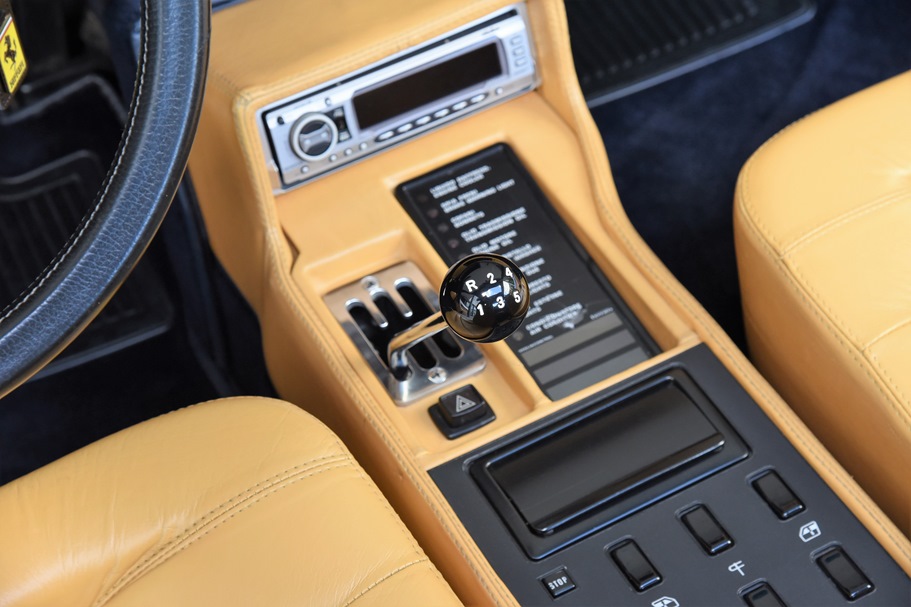 Ferrari Mondial QV