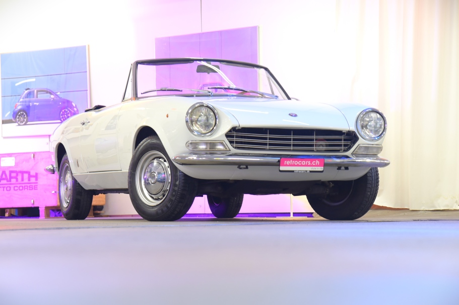 Fiat AS 124 Spider