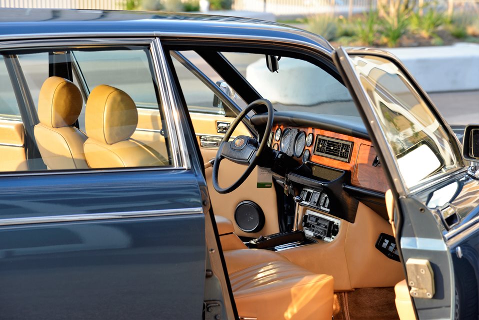 JAGUAR XJ12