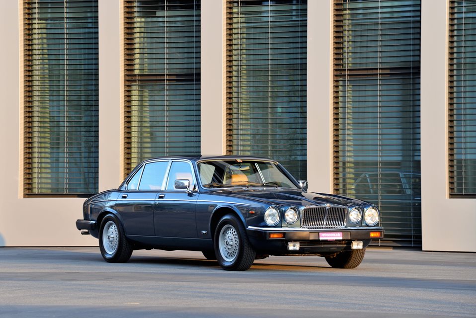 JAGUAR XJ12