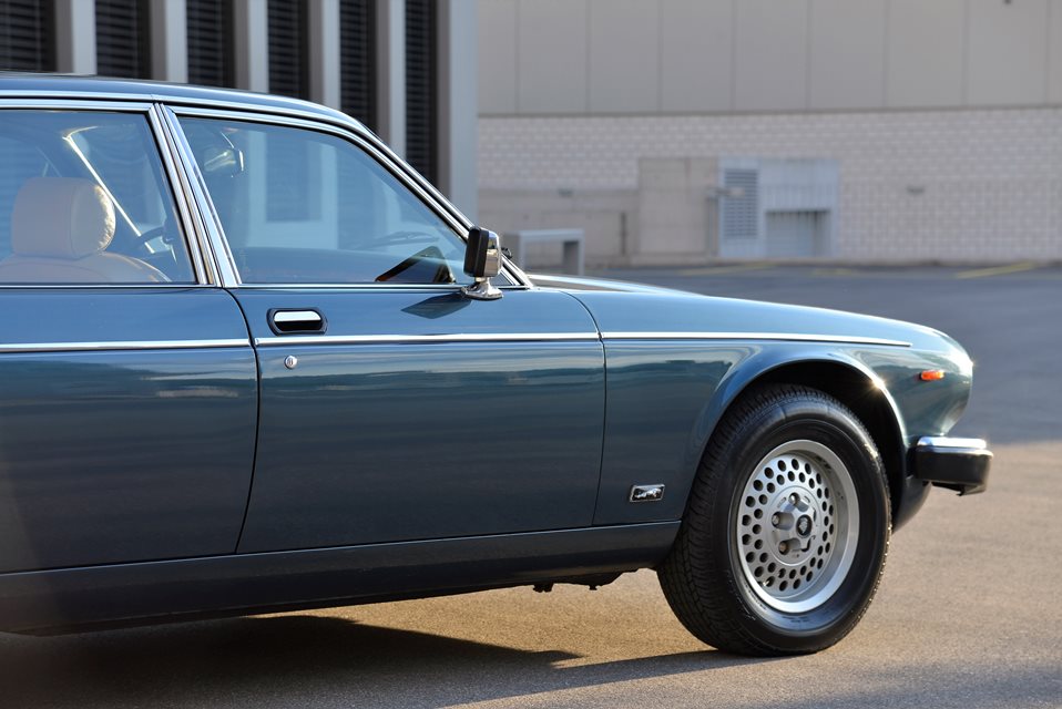 JAGUAR XJ12