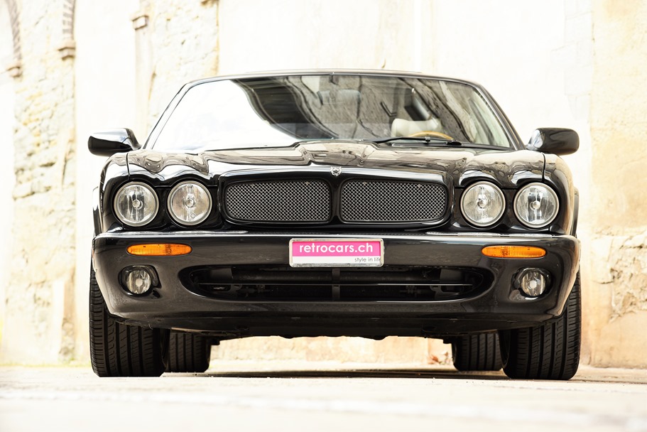 Jaguar XJR