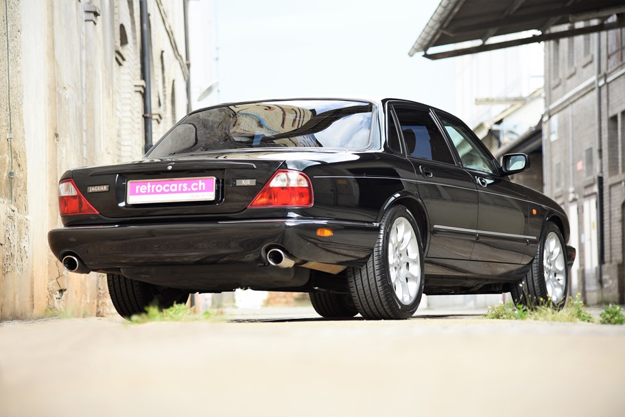 Jaguar XJR