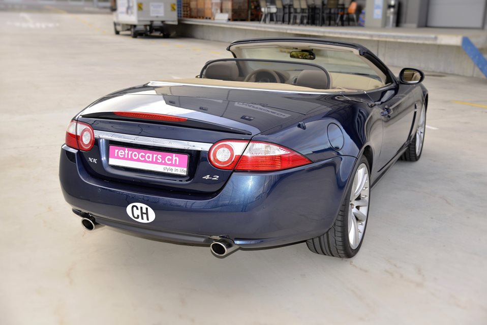 Jaguar XK 8