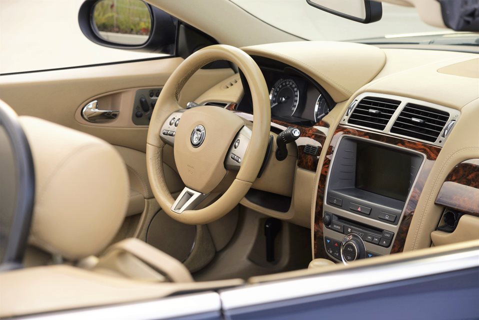 Jaguar XK 8