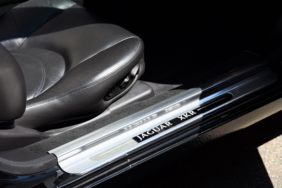 Jaguar XKR
