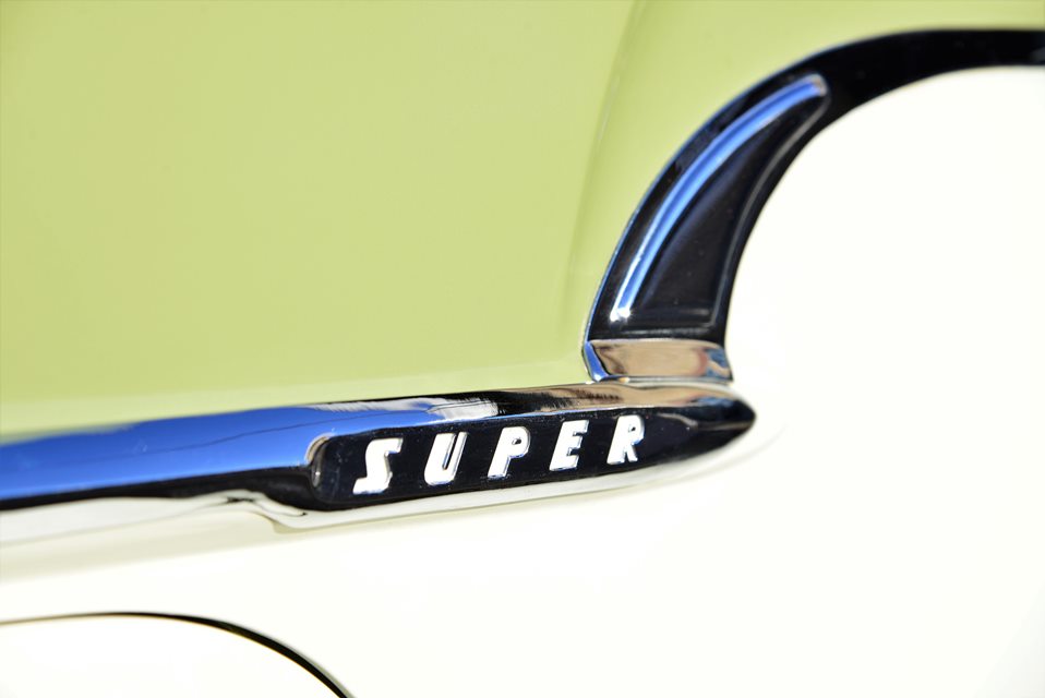 Vauxhall Victor FD Super