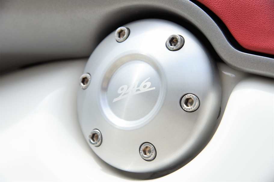 Vespa 946